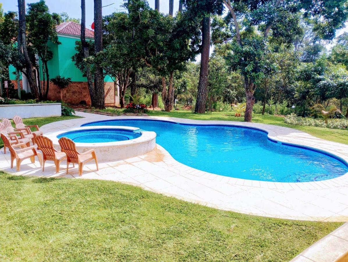 Hotel Y Restaurante Hacienda Los Volcanes Santa Lucía Milpas Altas Extérieur photo
