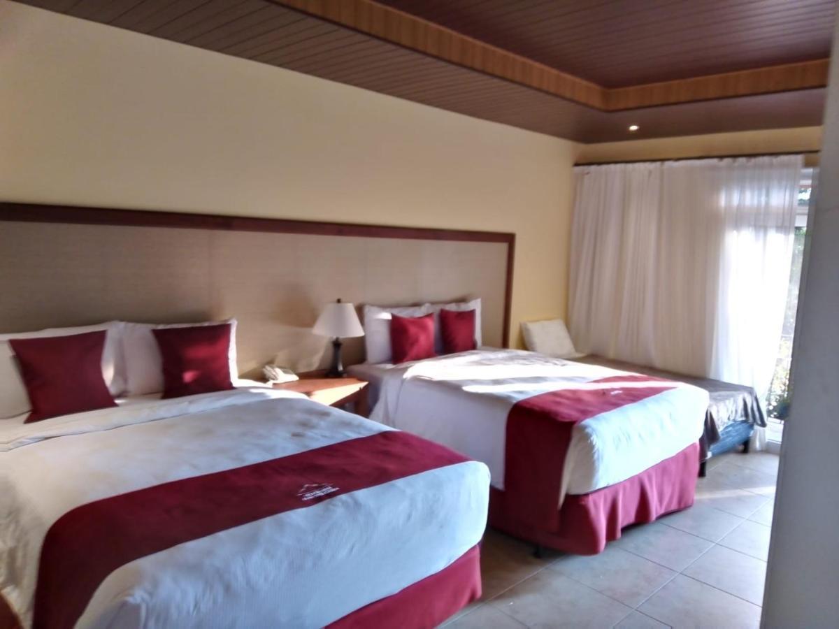 Hotel Y Restaurante Hacienda Los Volcanes Santa Lucía Milpas Altas Extérieur photo