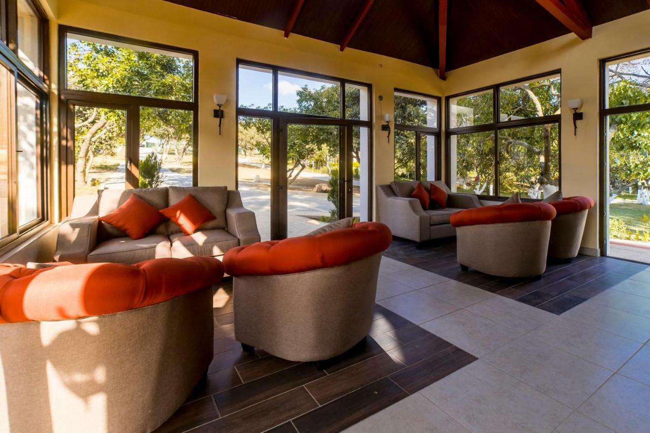Hotel Y Restaurante Hacienda Los Volcanes Santa Lucía Milpas Altas Extérieur photo